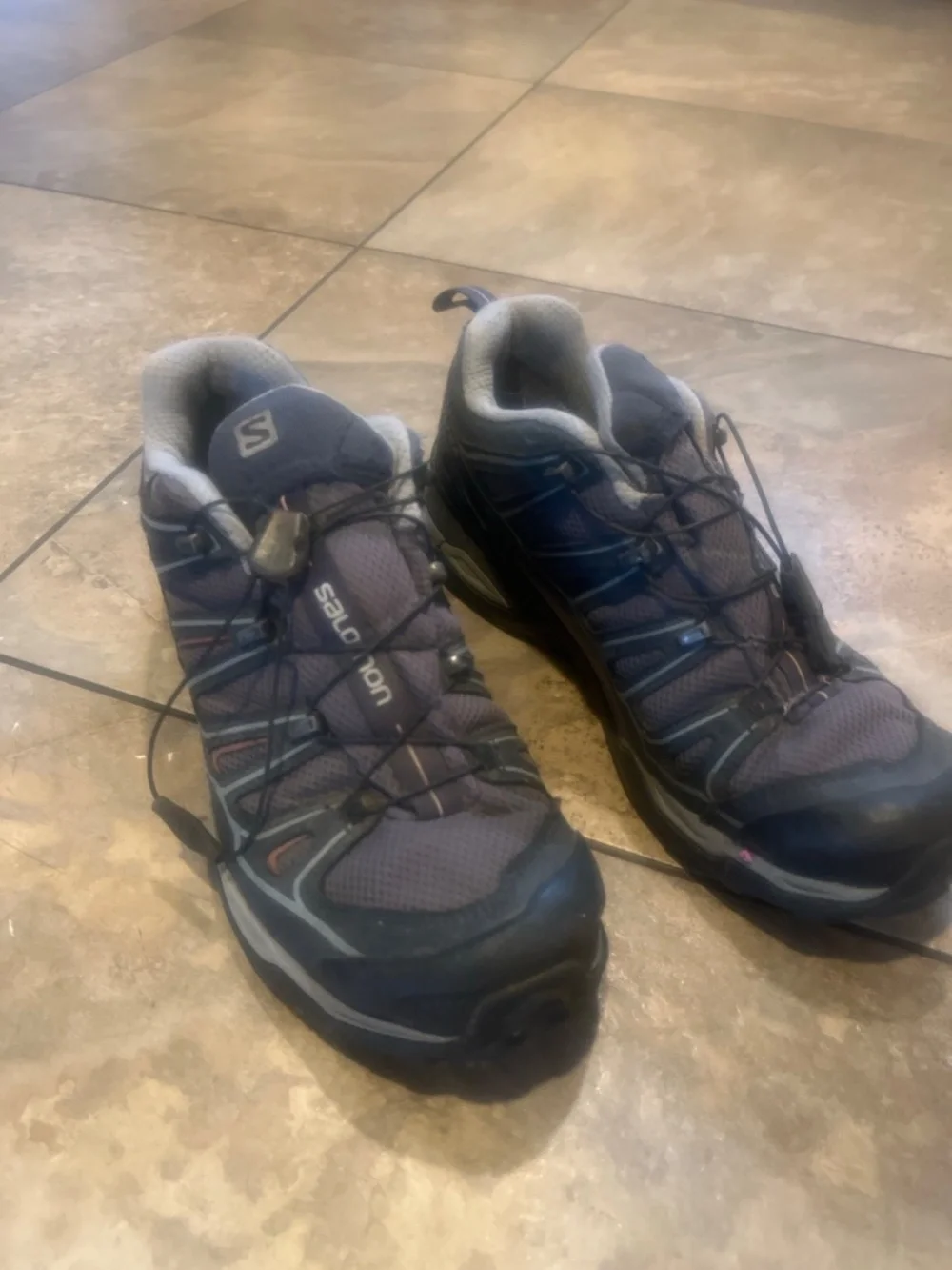 Salomon Women’s Size 8 Trail Running Hiking Shoes Quicklace Gray